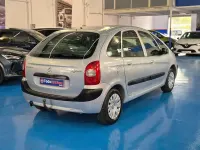 Usado Citroën Xsara Picasso Exclusive 92 CV (67 kW) 2009 Gris / plata Monovolumen
