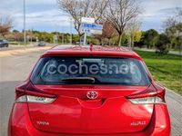 Usado Toyota Auris Active 116 CV (85 kW) 2016 Rojo Berlina