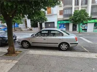 Usado Hyundai Elantra GLS 107 CV (78 kW) 2002 Gris / plata Berlina