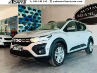 Usado Dacia Sandero Essentiel 91 CV (66 kW) 2023 Gris Utilitario