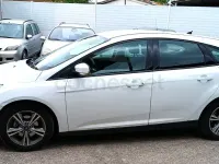 Usado Ford Focus 115 CV (84 kW) 2014 Blanco Berlina