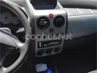 Usado Peugeot Partner Tepee 75 CV (55 kW) 2009 Gris / plata Monovolumen