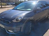 Usado Kia Niro 141 CV (103 kW) 2018 Gris / plata SUV