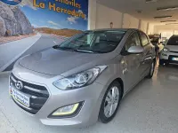 Usado Hyundai i30 100 CV (73 kW) 2016 Beige Berlina