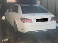 Usado Mercedes E220 Avantgarde 170 CV (125 kW) 2015 Blanco Berlina