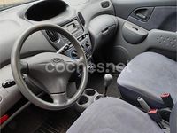 Usado Toyota Yaris Verso Sol 86 CV (63 kW) 2000 Rojo Monovolumen