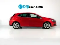 Usado Renault Mégane Zen 131 CV (96 kW) 2017 Rojo Berlina