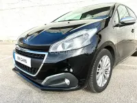 Usado Peugeot 208 Signature Sky 82 CV (60 kW) 2019 Negro Utilitario