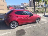 Usado Mazda 2 90 CV (66 kW) 2018 Rojo Berlina