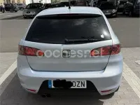Usado Seat Ibiza 100 CV (73 kW) 2006 Azul Utilitario