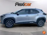 Usado Toyota Yaris Cross Active 116 CV (85 kW) 2024 Gris / plata SUV