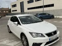 Usado Seat Leon Style 110 CV (80 kW) 2019 Blanco Berlina
