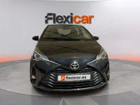 Usado Toyota Yaris Active 111 CV (81 kW) 2018 Negro Berlina