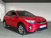 Usado Kia Stonic 100 HP (73 kW) 2024 Vermelho SUV