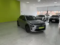 Usado Lancia Ypsilon 100 CV (73 kW) 2025 Gris Utilitario