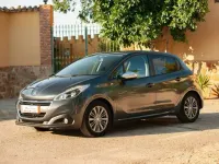 Usado Peugeot 208 Style 82 CV (60 kW) 2017 Gris Utilitario