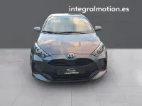 Usado Toyota Yaris Business Edition 115 CV (84 kW) 2021 Gris Utilitario