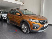 Usado Dacia Sandero Comfort 101 CV (74 kW) 2022 Naranja Utilitario