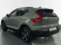 Usado Volvo XC40 Plus 163 CV (119 kW) 2025 Sage green SUV