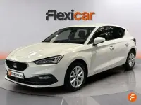 Usado Seat Leon Style 130 CV (95 kW) 2021 Blanco Berlina