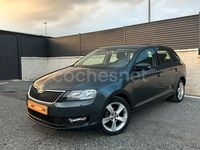 Usado Skoda Rapid Ambition 95 CV (69 kW) 2018 Gris / plata Berlina