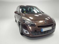 Usado Renault Grand Scénic III Dynamique 131 CV (96 kW) 2011 Marron Monovolumen