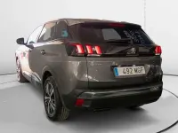Usado Peugeot 3008 Allure 131 CV (96 kW) 2023 Gris SUV