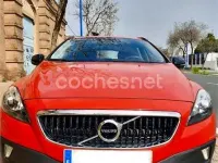 Usado Volvo V40 CC Momentum 150 CV (110 kW) 2017 Rojo Familiar