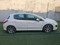 Usado Peugeot 308 Allure 156 CV (114 kW) 2011 Blanco Berlina