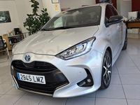 Usado Toyota Yaris Hybrid Plus 116 CV (85 kW) 2021 Gris / plata Berlina