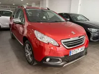 Usado Peugeot 2008 Allure 120 CV (88 kW) 2015 Burdeos SUV