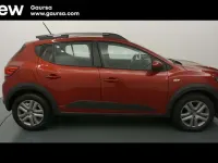 Usado Dacia Sandero Comfort 91 CV (66 kW) 2022 Rojo Berlina