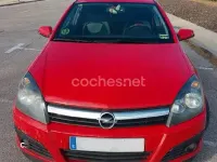 Usado Opel Astra Cosmo 100 CV (73 kW) 2005 Rojo Berlina