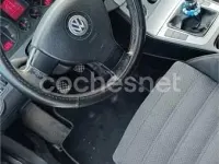 Usado VW Passat Sportline 140 CV (102 kW) 2006 Gris / plata Berlina