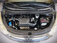 Usado Hyundai i10 Comfort 77 CV (56 kW) 2012 Gris Utilitario