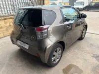Usado Toyota iQ 68 CV (50 kW) 2011 Marrón Utilitario