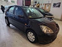 Usado Ford Fiesta Ambiente 68 CV (50 kW) 2008 Negro Utilitario