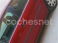 Usado Ford Focus Trend 115 CV (84 kW) 2006 Rojo Berlina