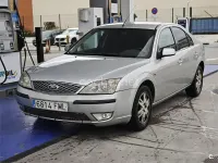 Usado Ford Mondeo Ghia 140 CV (102 kW) 2007 Gris / plata Berlina