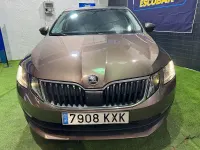 Usado Skoda Octavia Ambition 150 CV (110 kW) 2019 Marrón Berlina