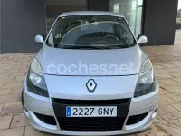 Usado Renault Scenic E-Tech Expression 105 CV (77 kW) 2009 Gris / plata Monovolumen