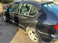 Usado Seat Leon 105 CV (77 kW) 2002 Negro Utilitario
