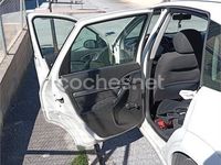 Usado Ford Focus Trend 115 CV (84 kW) 2002 Blanco Berlina