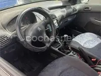 Usado Peugeot 206 75 CV (55 kW) 2001 Azul Berlina