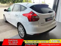 Usado Ford Focus Trend 125 CV (91 kW) 2014 Blanco Berlina