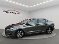 Usado Hyundai i30 120 CV (88 kW) 2023 Gris / plata Berlina