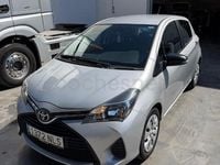 Usado Toyota Yaris Active 90 CV (66 kW) 2015 Gris / plata Utilitario