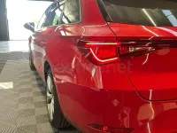 Usado Seat Leon FR 150 CV (110 kW) 2023 Rojo Familiar