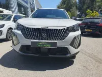 Usado Peugeot 2008 Allure 100 CV (73 kW) 2025 Blanco SUV
