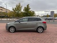 Usado Kia Carens 135 CV (99 kW) 2017 Gris / plata Monovolumen